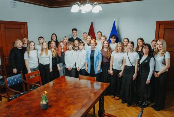 Pašpārvaldes skolēni izglītības un zinātnes ministrijā