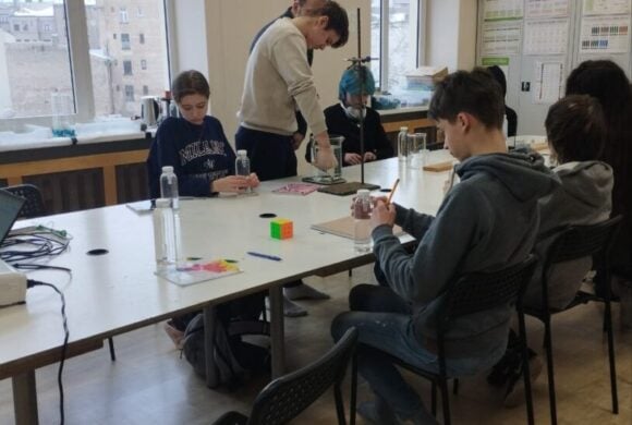 Fizikas eksperimenti klātienē