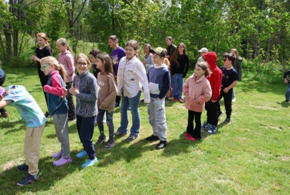 1.-4.klašu ekskursija uz meža dizaina dārzu
