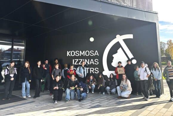 5.-12.klase ekskursijā Cēsīs 5.-12.klase ekskursijā Cēsīs